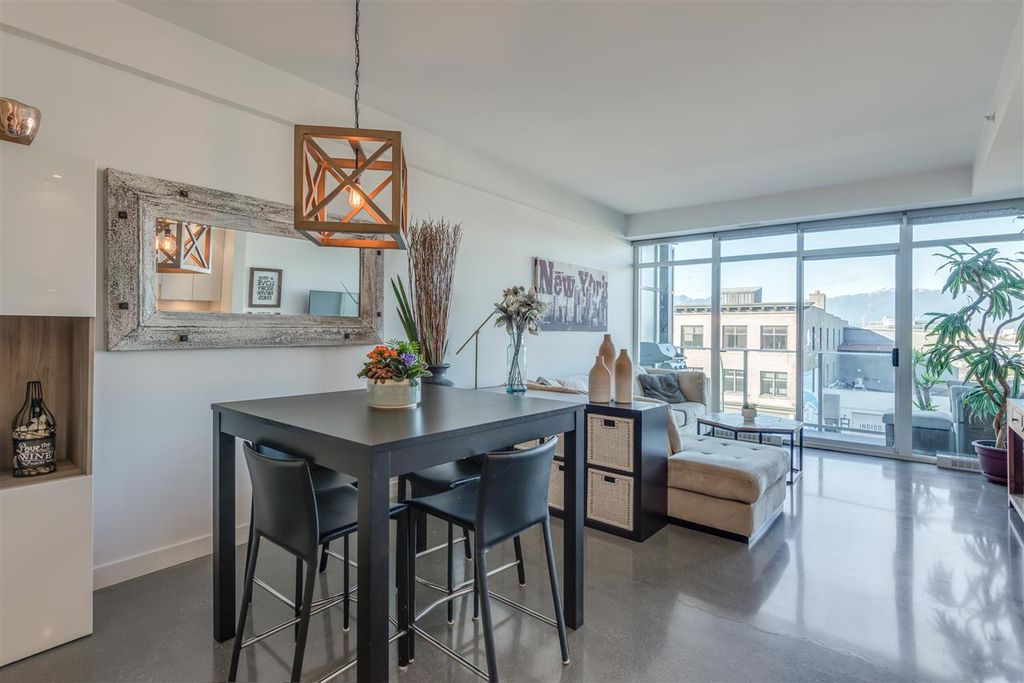 listing image 1106939637351103186