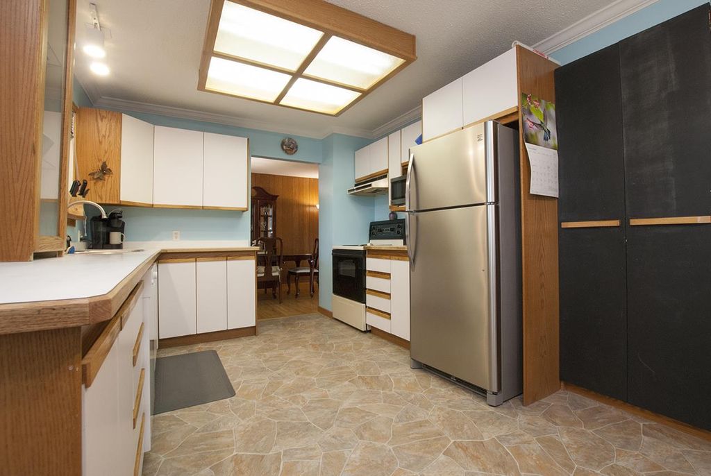 listing image 1104003735145989134