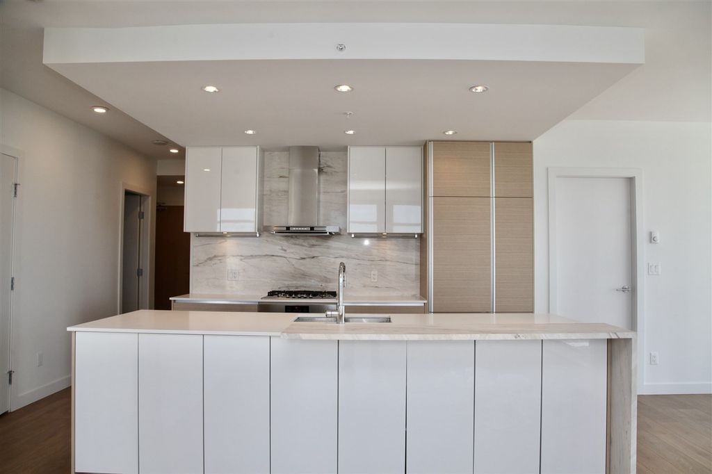 listing image 1106671236944709444