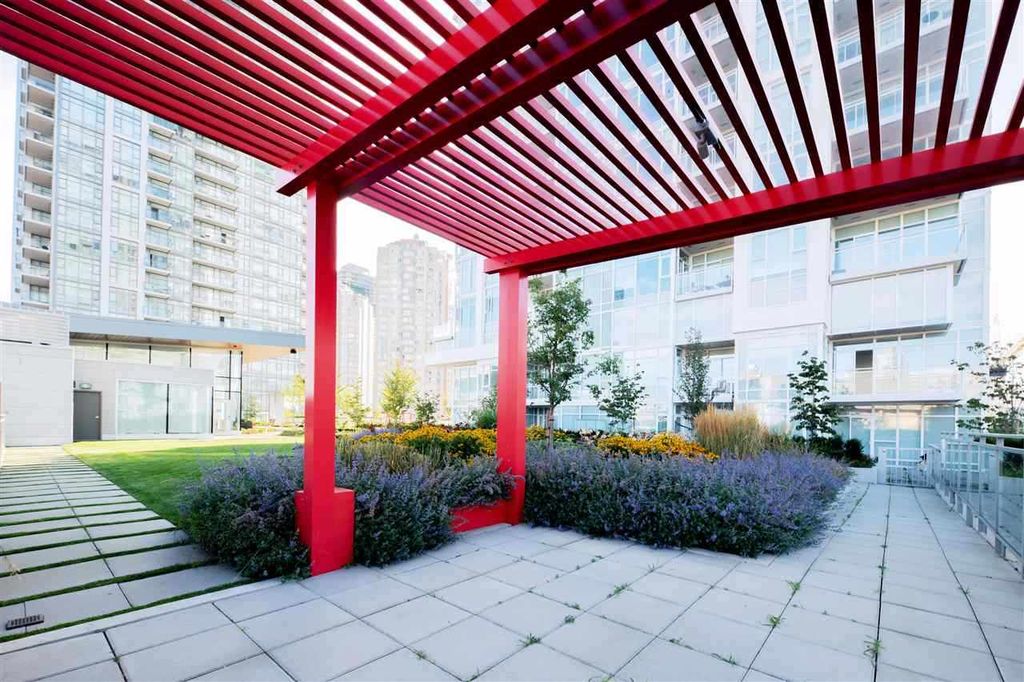 listing image 1100863172171250277