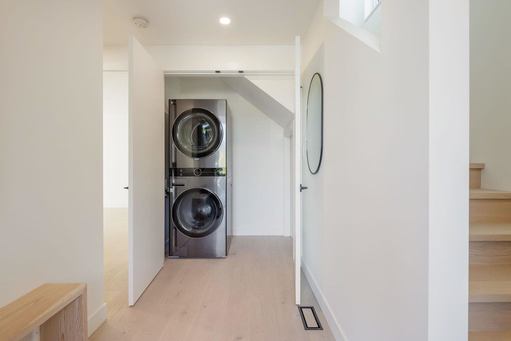 listing image 1104748775164179346