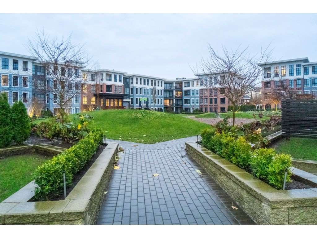 listing image 1106798628769449920