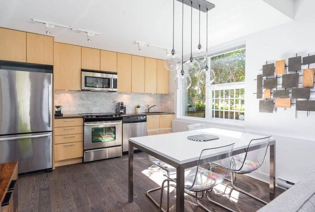 listing image 1106242620239891630