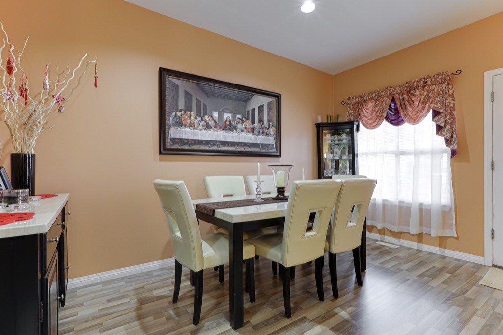 listing image 1102416708946528544