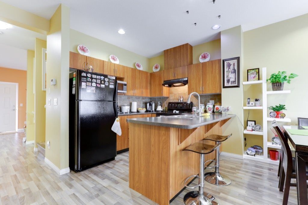 listing image 1107751493925992706