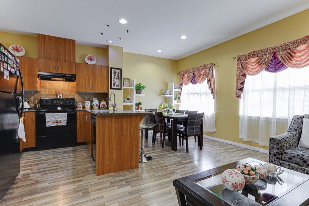 listing image 1102687625293529029