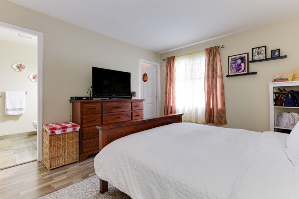 listing image 1101471214329584358