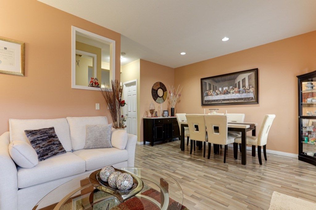 listing image 1101489688166732802