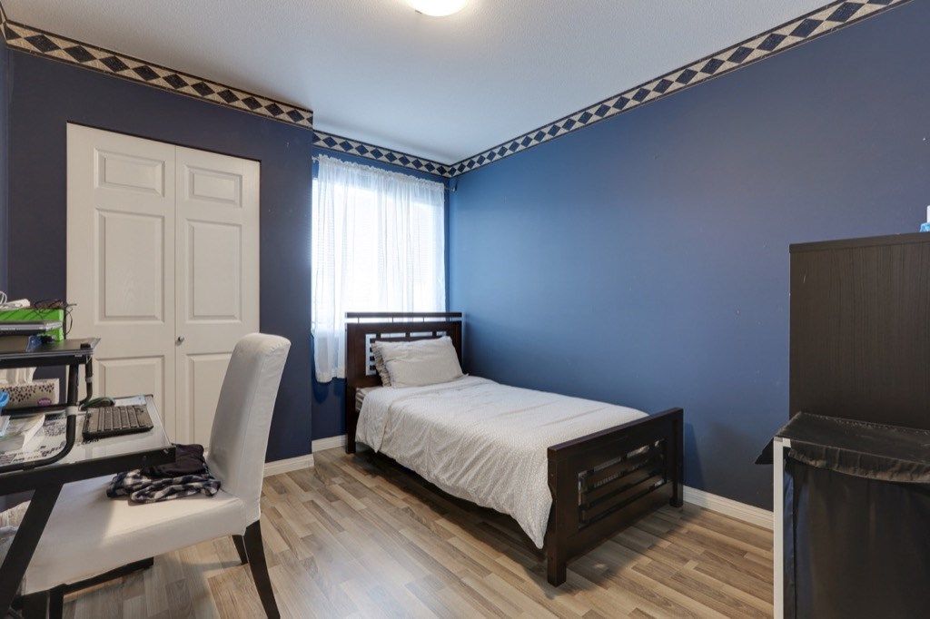 listing image 1100426129526816592