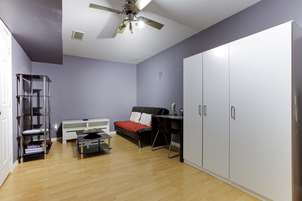 listing image 1104315794792552855