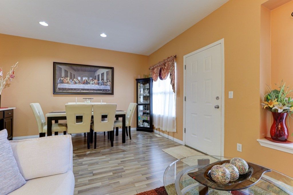 listing image 1105140048717490850