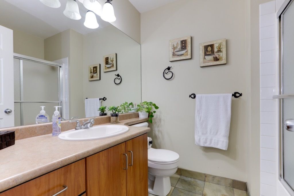 listing image 1102556074439351728