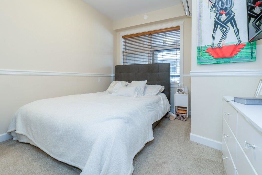 listing image 1101366557774150148