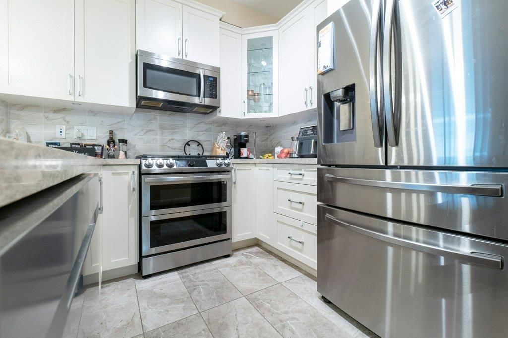 listing image 1102465103347651127