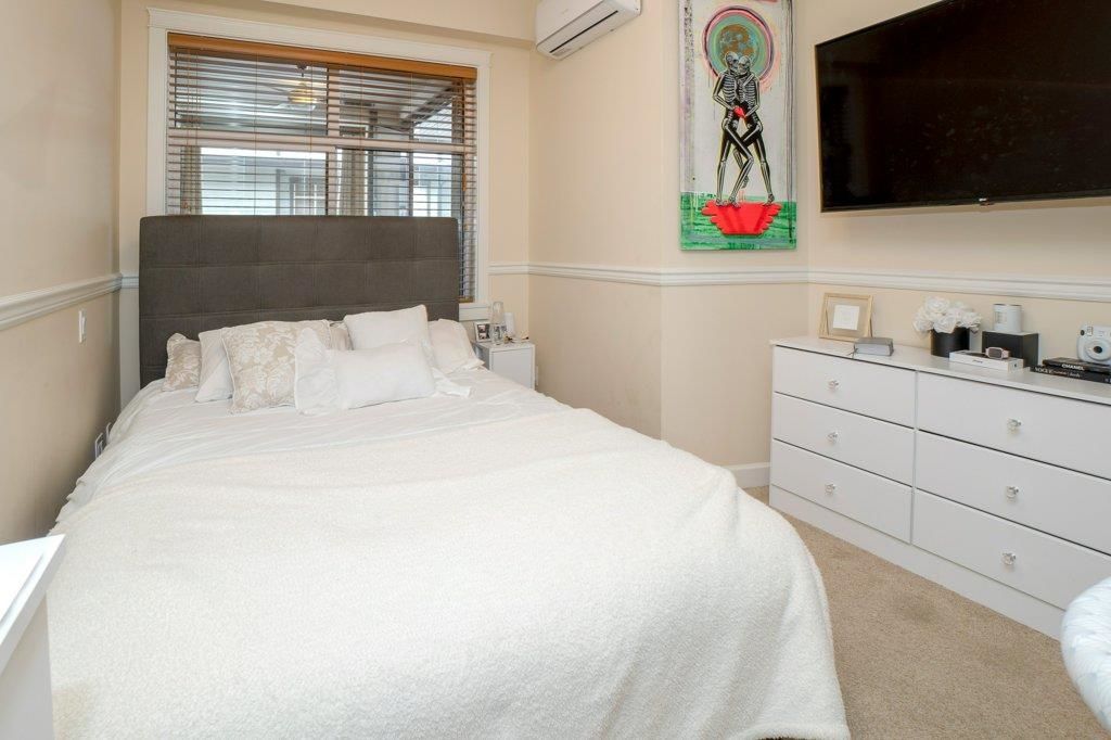 listing image 1101780687720357249