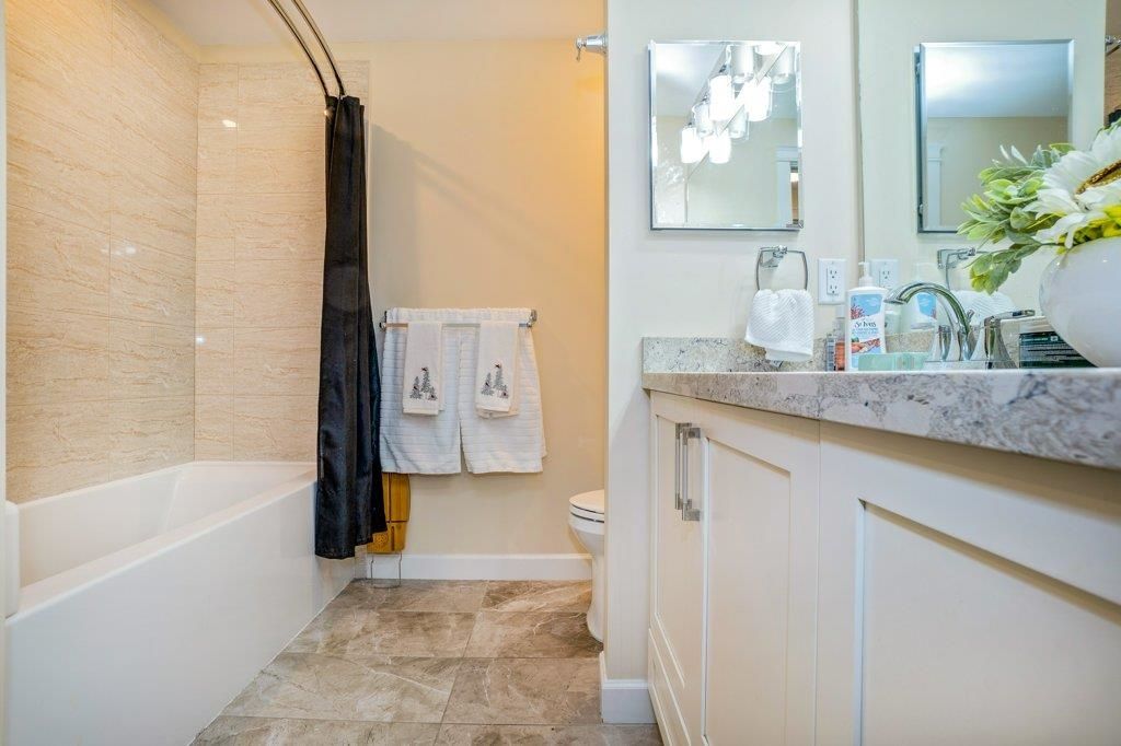 listing image 1107188640107515775