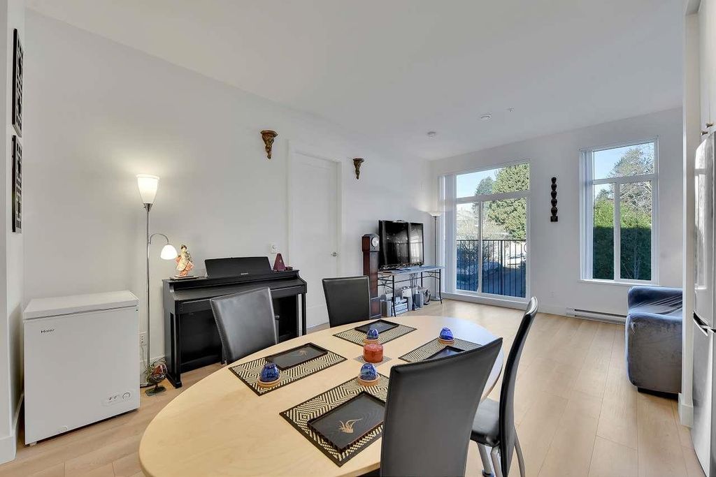 listing image 1100109613181803684