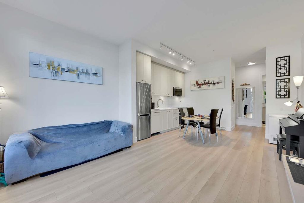 listing image 1106706173392189354