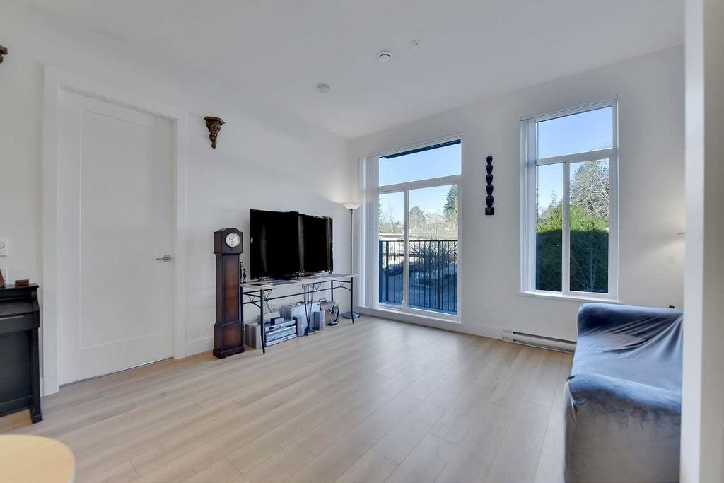 listing image 1102357791819964576