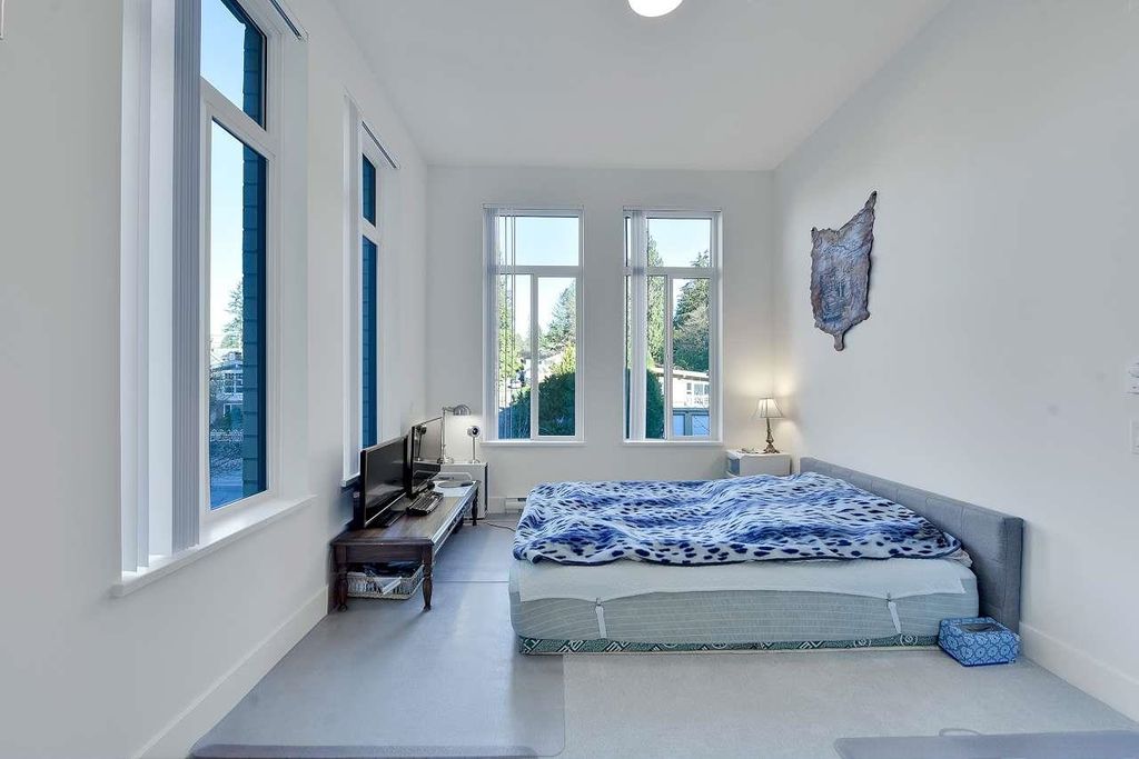 listing image 1109845035602809388