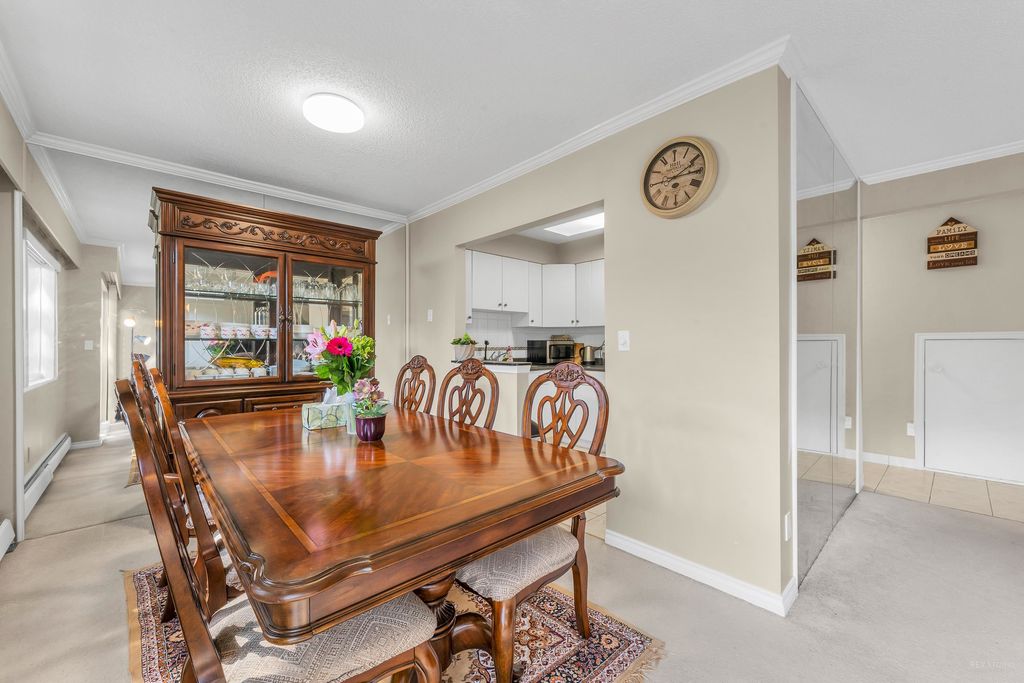 listing image 1102783399209529352