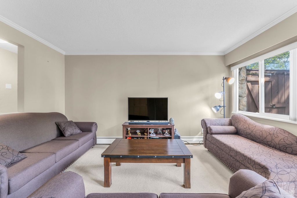 listing image 1103109969375904064