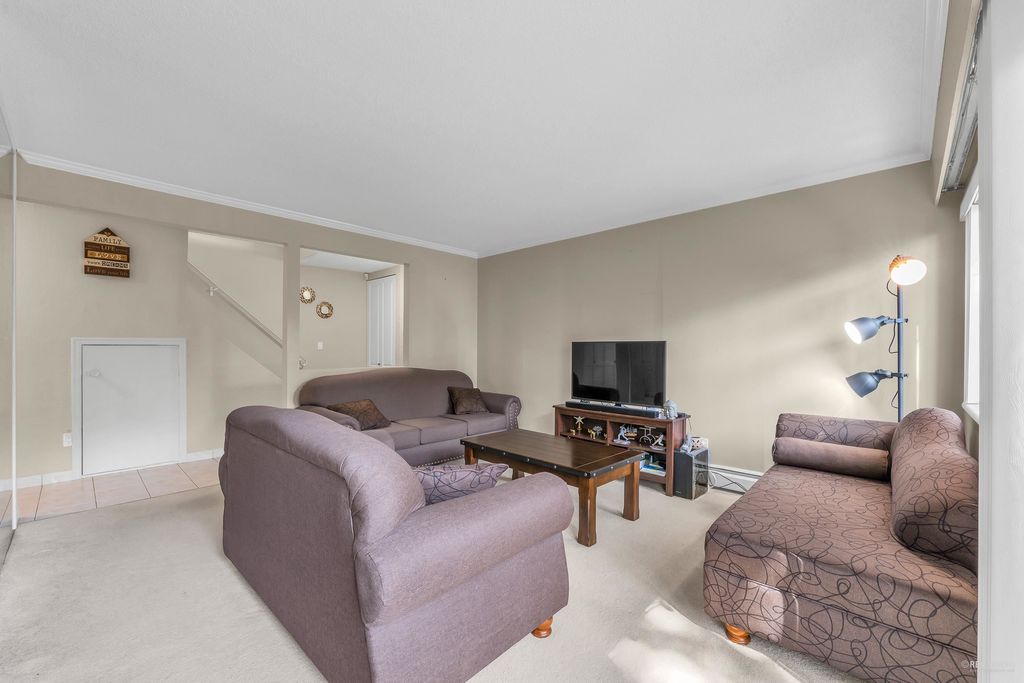 listing image 1104215901101372710