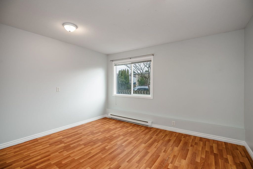 listing image 1102211631929338140