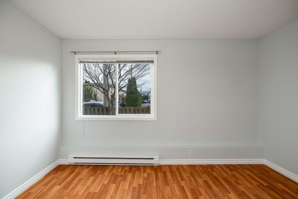listing image 1109155058451303146