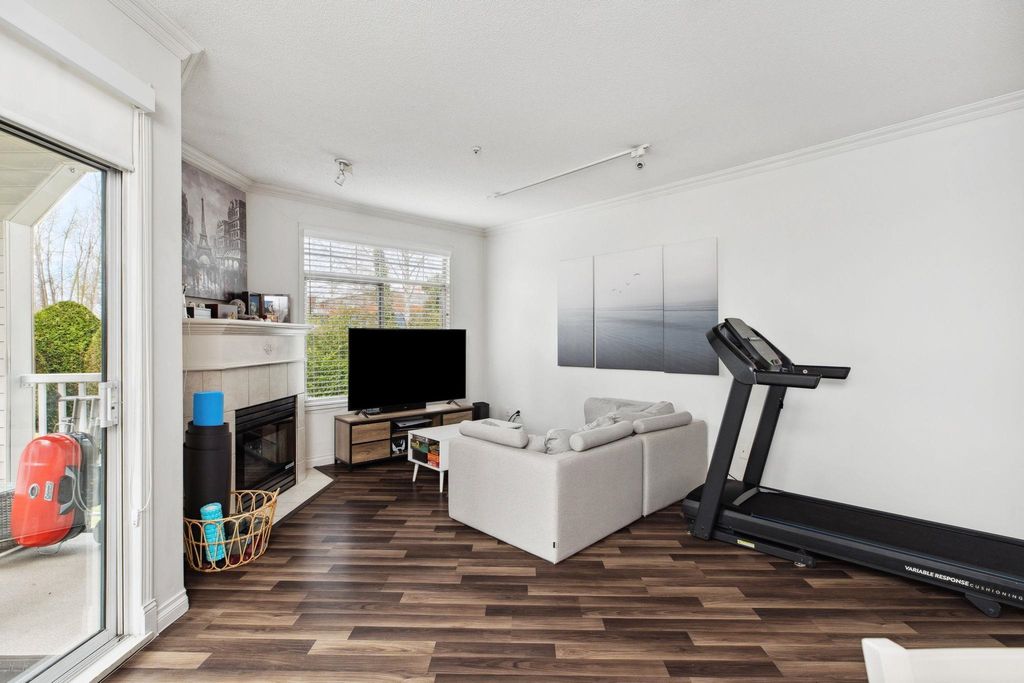 listing image 1109872201570395596