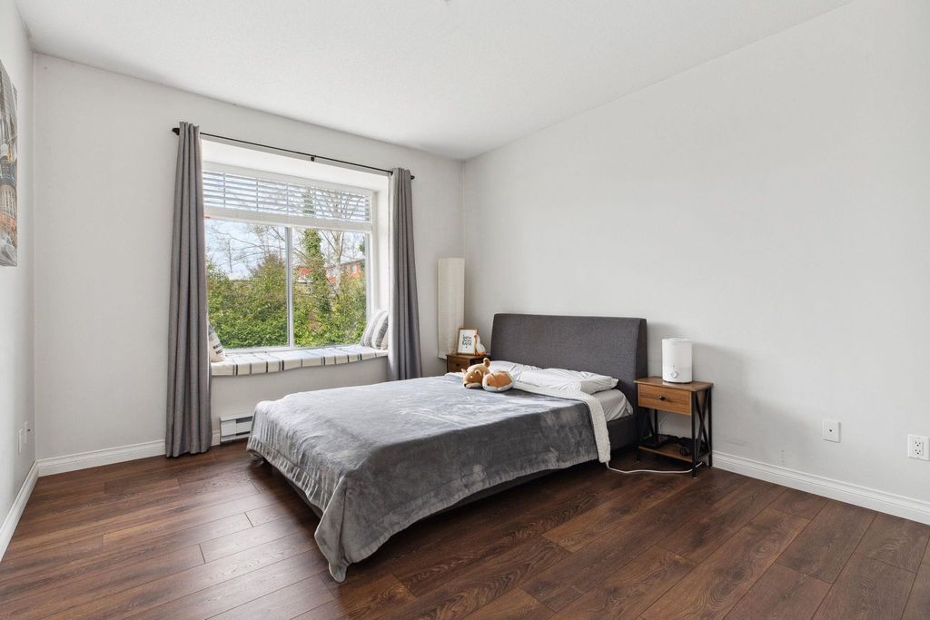 listing image 1109179990355200599