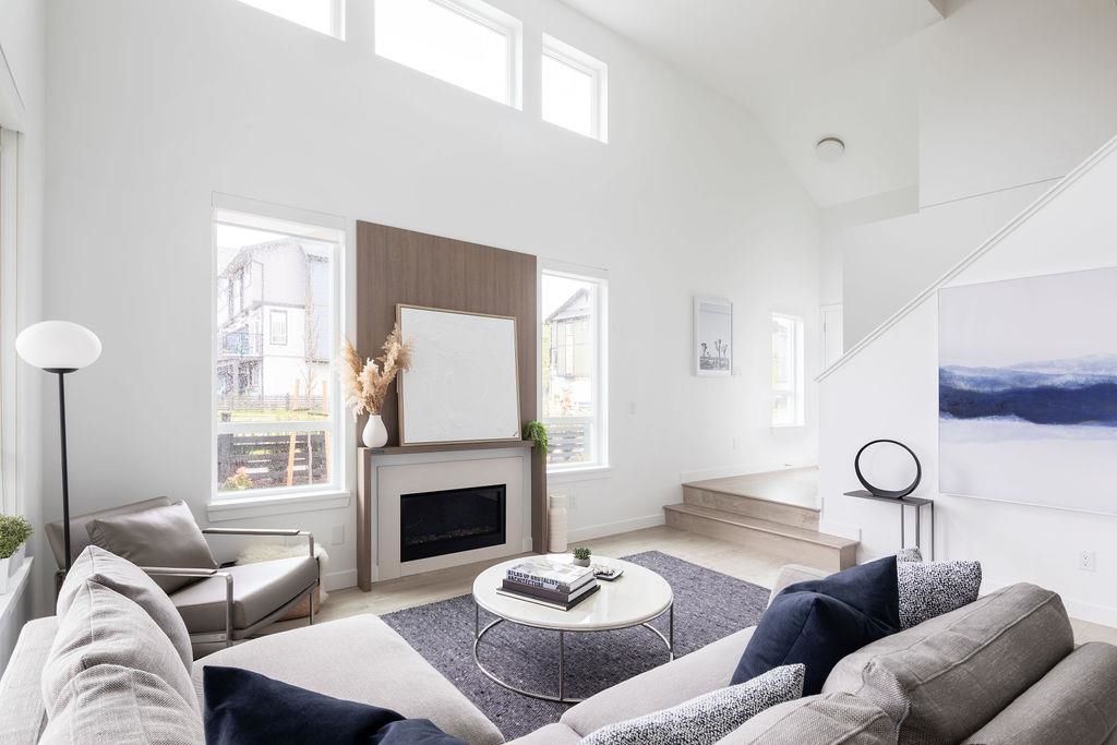listing image 1104323960887578628