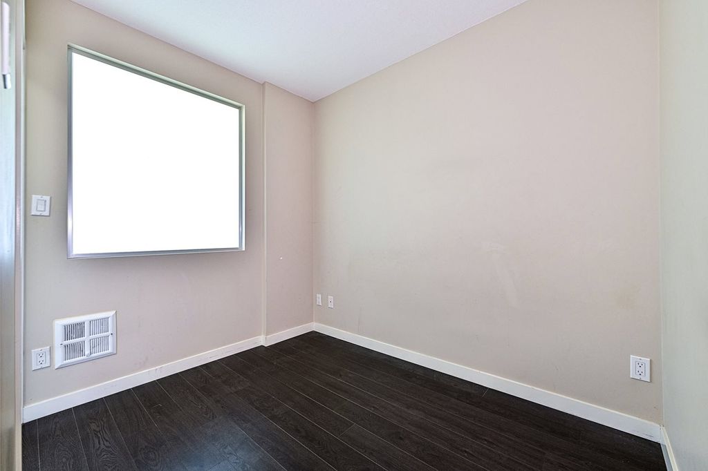 listing image 1108065830493321545