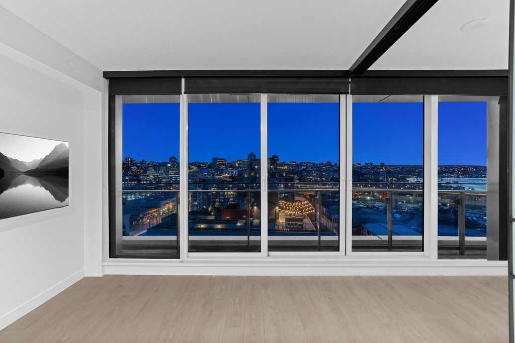 listing image 1103564840114811523