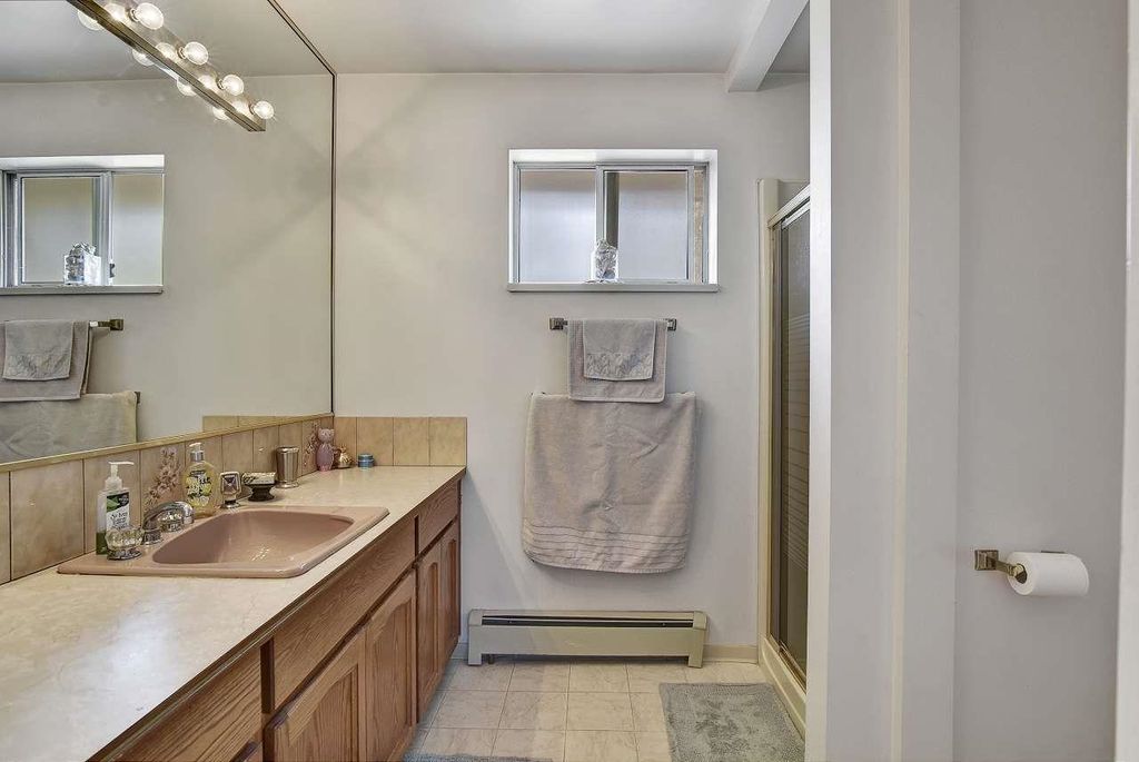 listing image 1103396647122357161