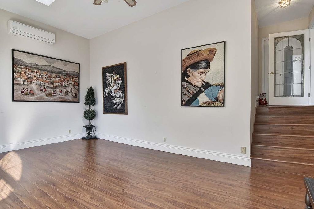 listing image 1104295576256425236