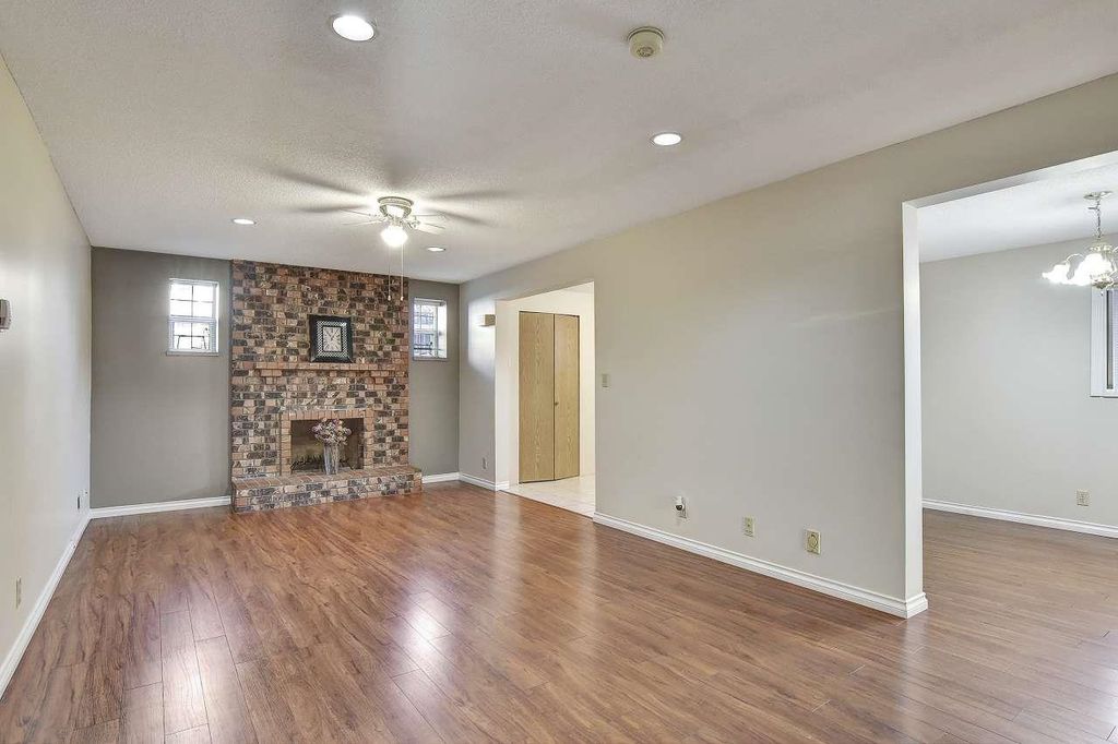 listing image 1100894085133685101