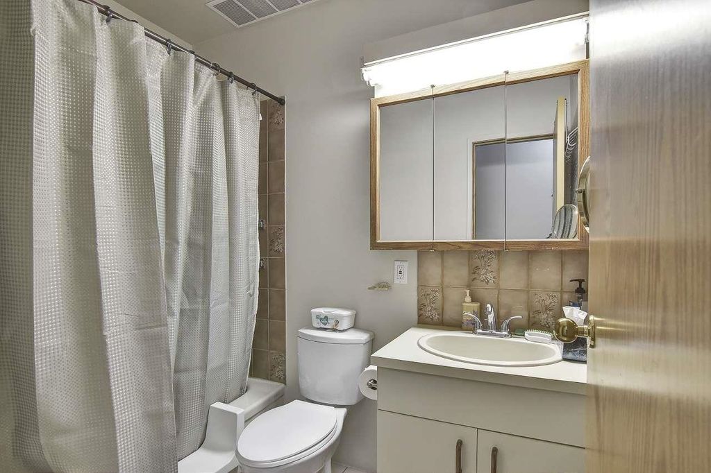 listing image 1101835864780258423