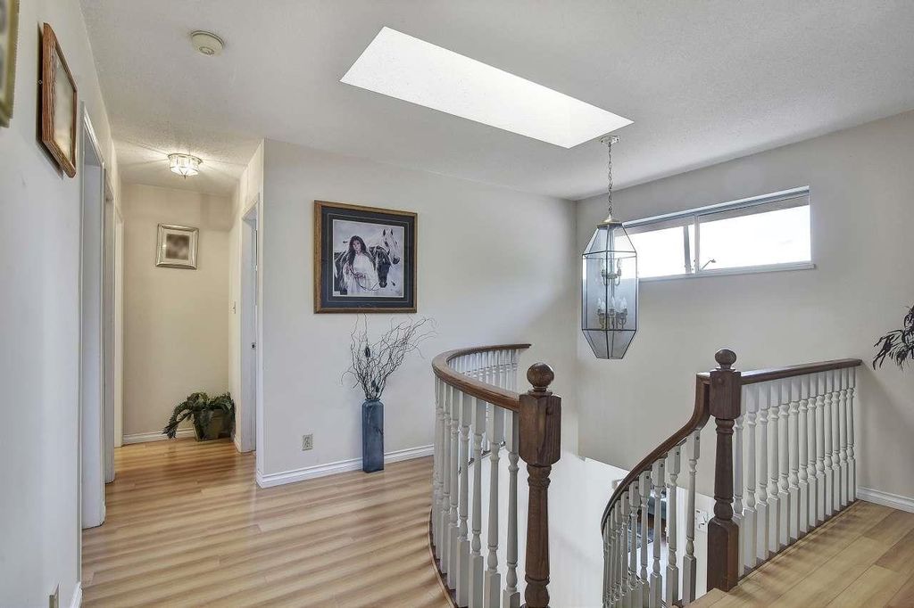 listing image 1105294899671997910