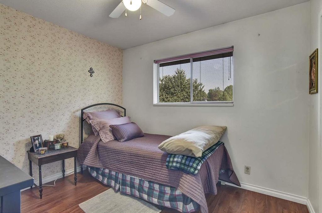 listing image 1105103507651558718