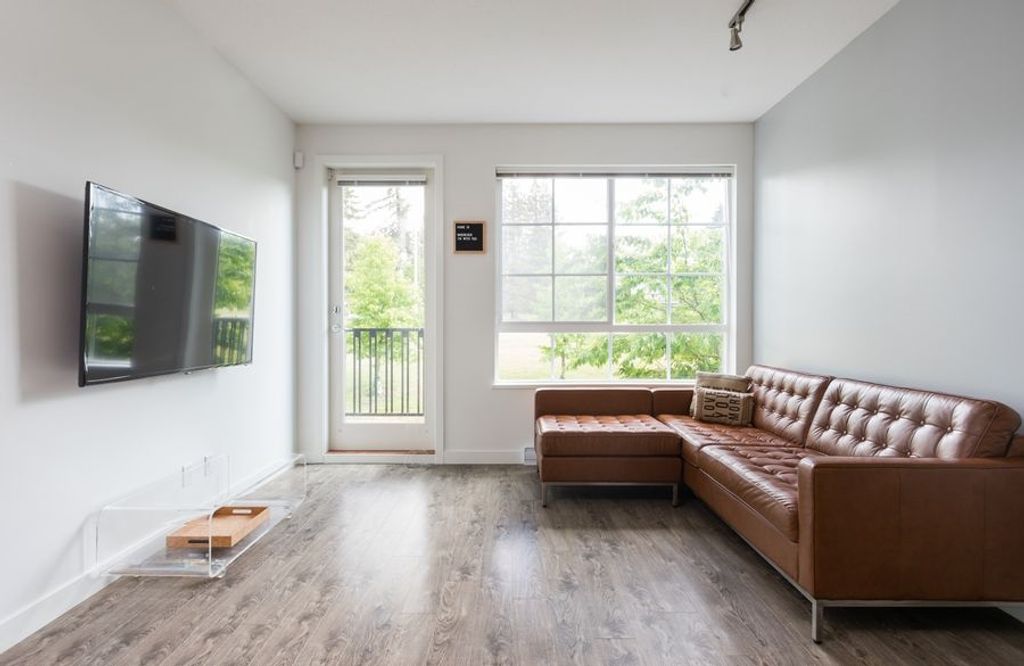listing image 1104322103839965702