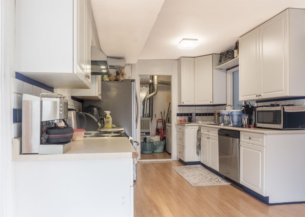 listing image 1106572498352776341