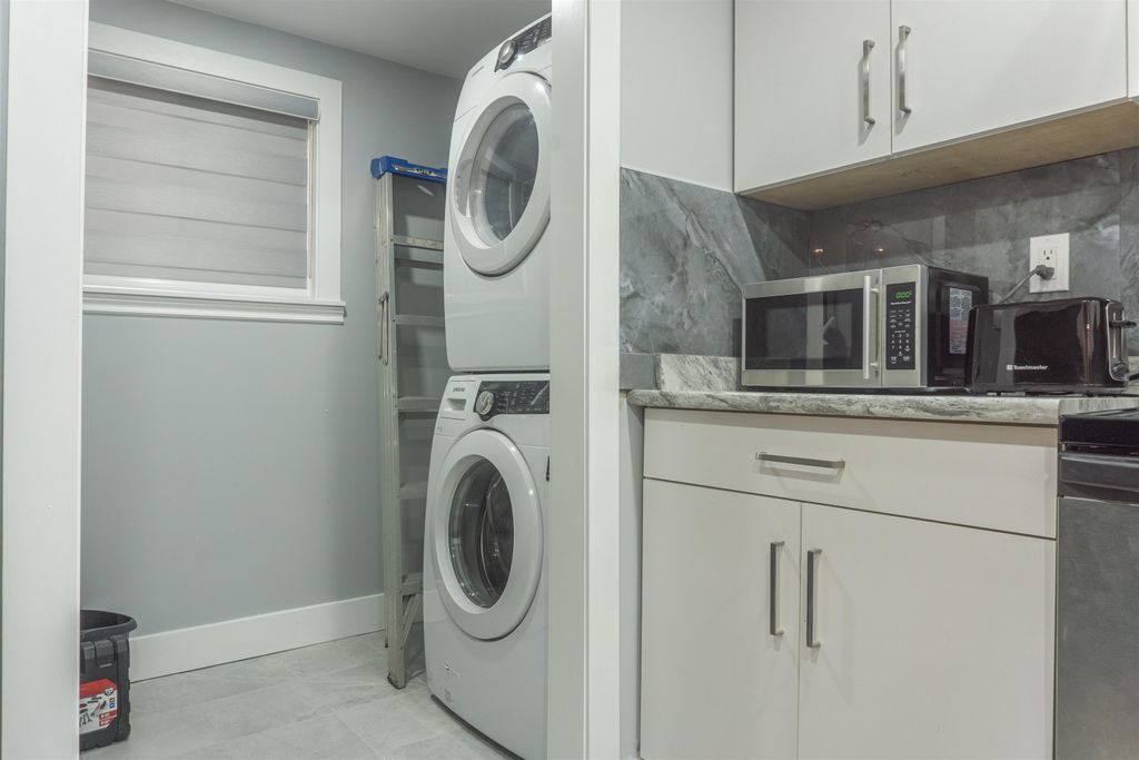 listing image 1109473350207449513