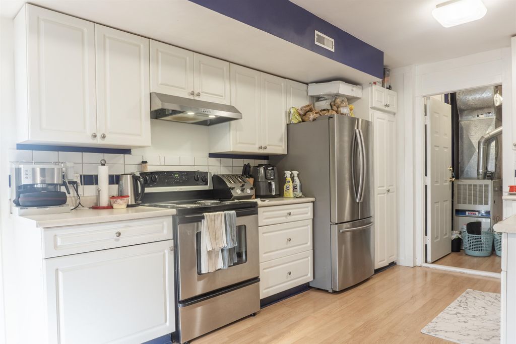listing image 1101042677362253567
