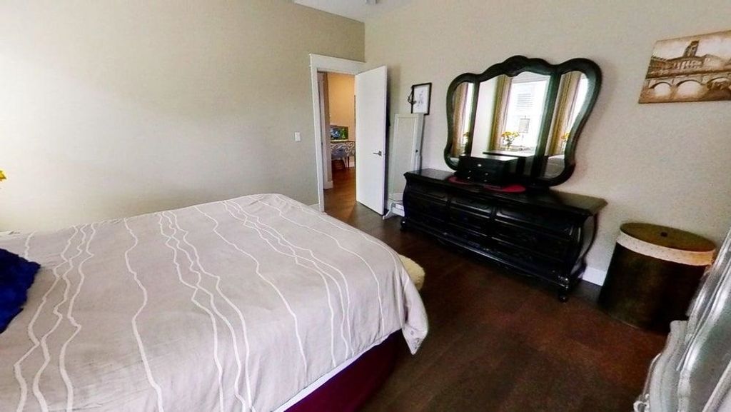 listing image 1106239674712350176