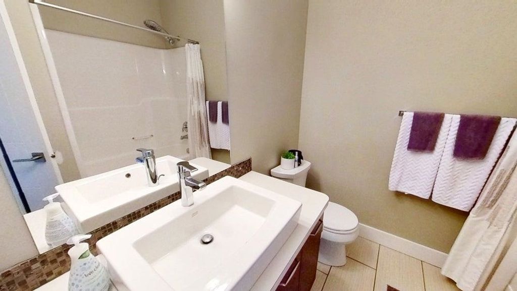 listing image 1101538947848385540