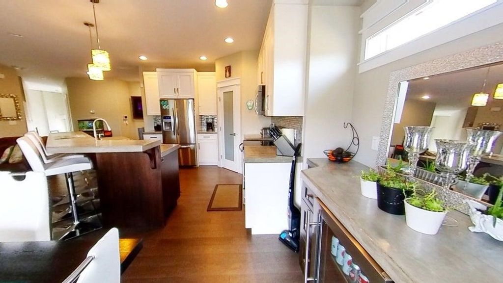 listing image 1108316570294441379