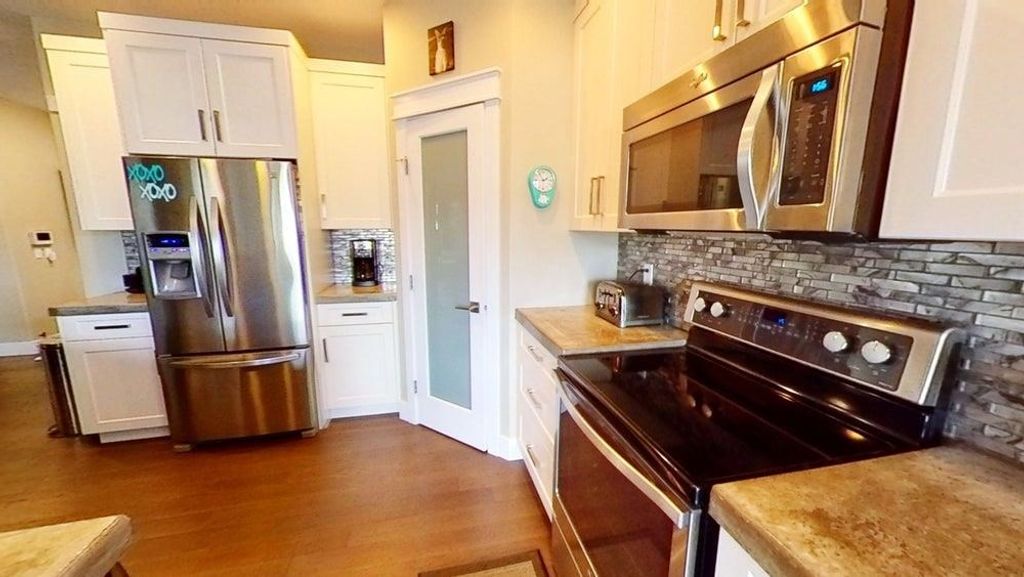 listing image 1104941244135743209
