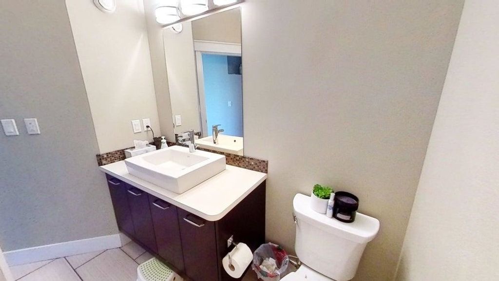 listing image 1107485516292538755