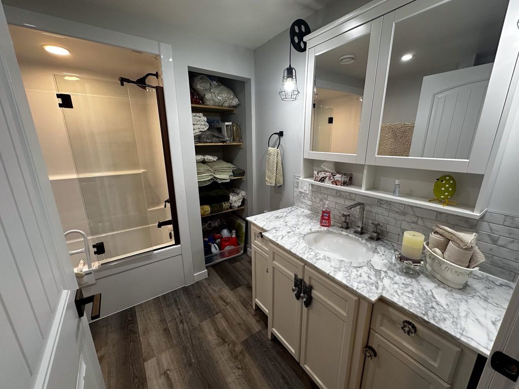 listing image 1103311092904916143